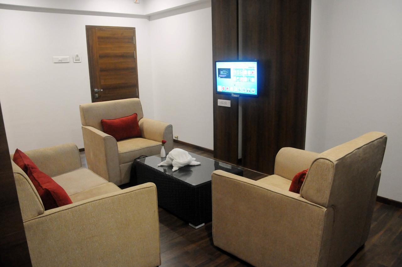 Hotel 3 Leaves Colhapur Exterior foto
