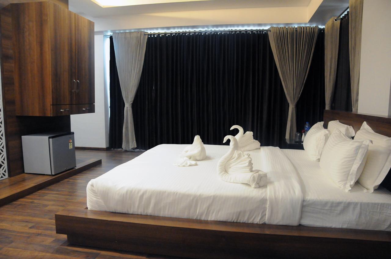 Hotel 3 Leaves Colhapur Exterior foto