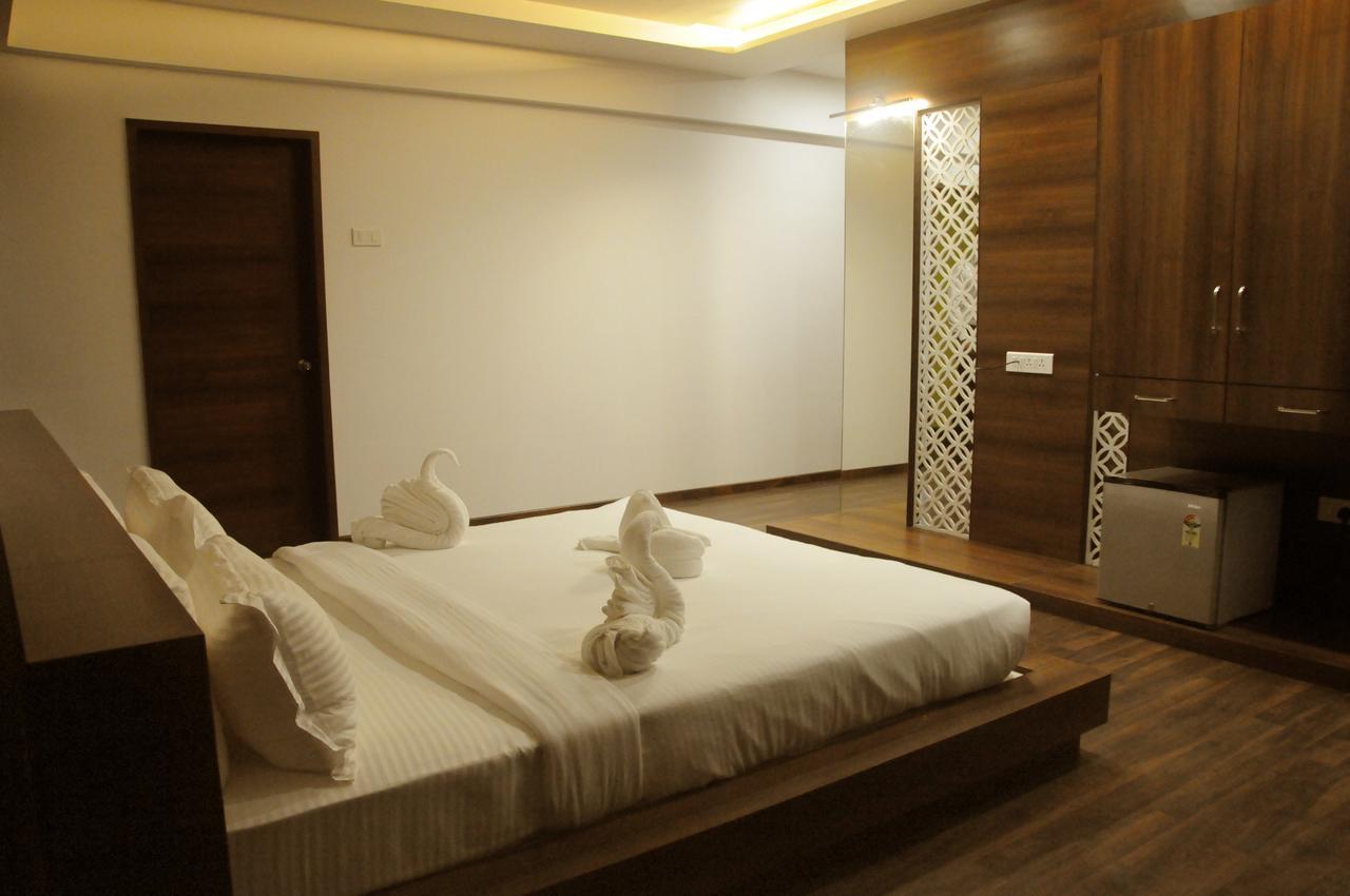 Hotel 3 Leaves Colhapur Exterior foto
